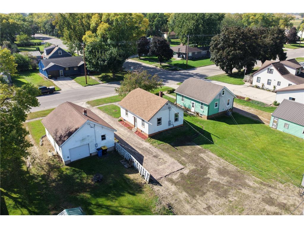 320 Dupont Avenue NW Renville MN 56284 6799642 image40