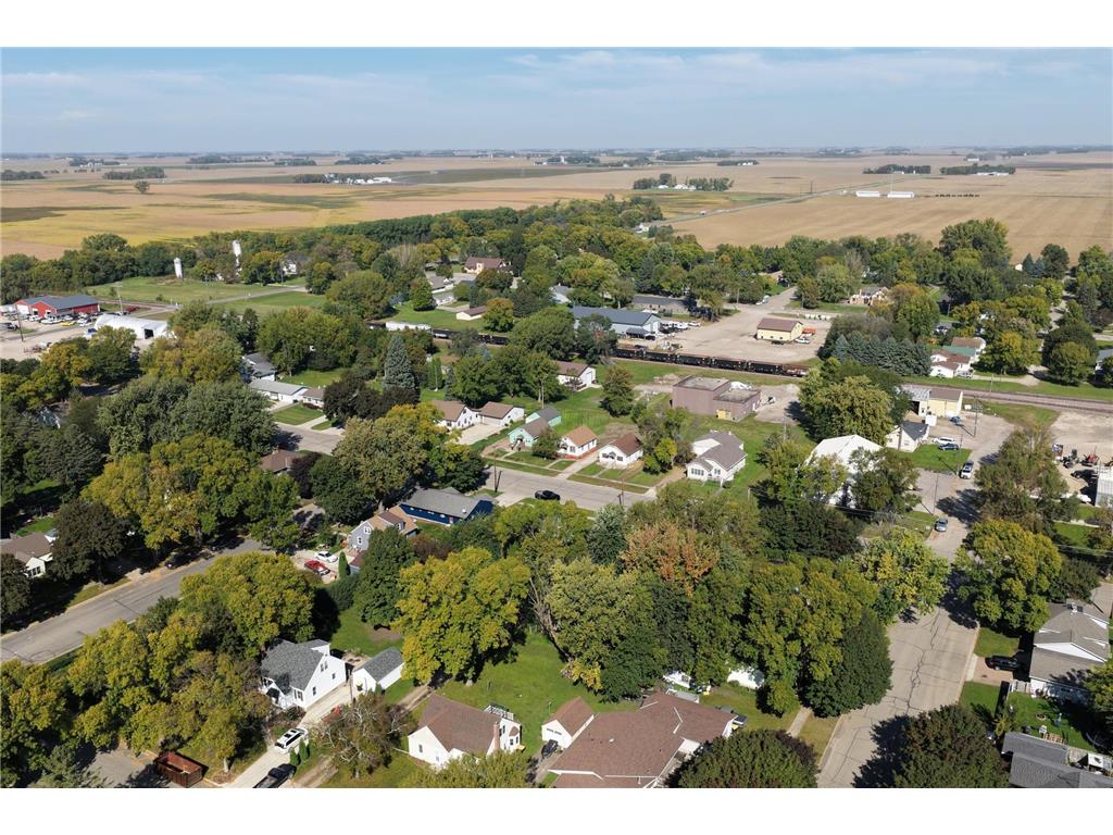 320 Dupont Avenue NW Renville MN 56284 6799642 image45