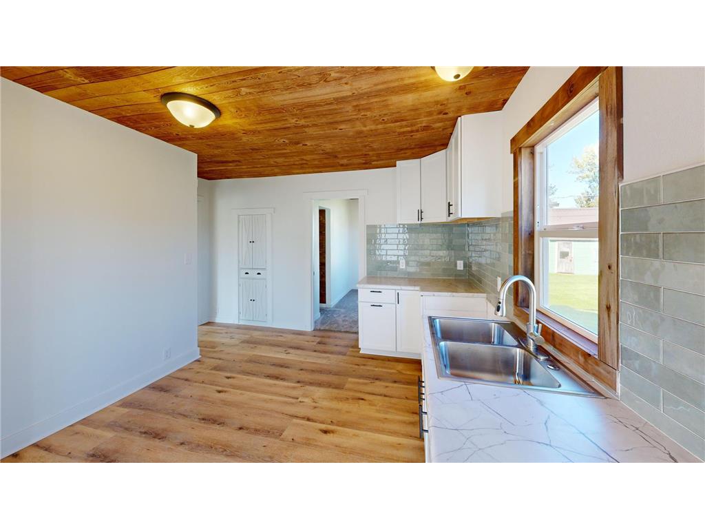 320 Dupont Avenue NW Renville MN 56284 6799642 image5