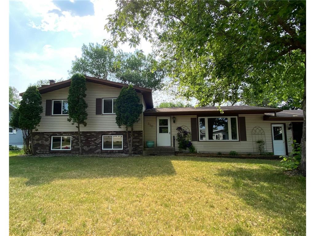 320 Eleanor Avenue Morris MN 56267 6402532 image1