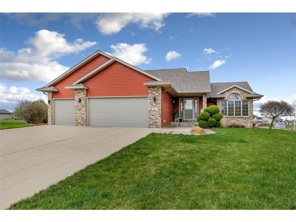 320 Grovebrook Court Mankato MN 56001 6522050 image1