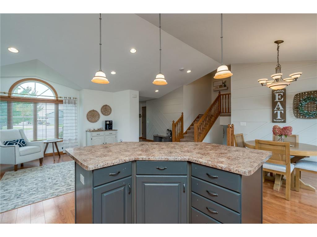 320 Grovebrook Court Mankato MN 56001 6787617 image9