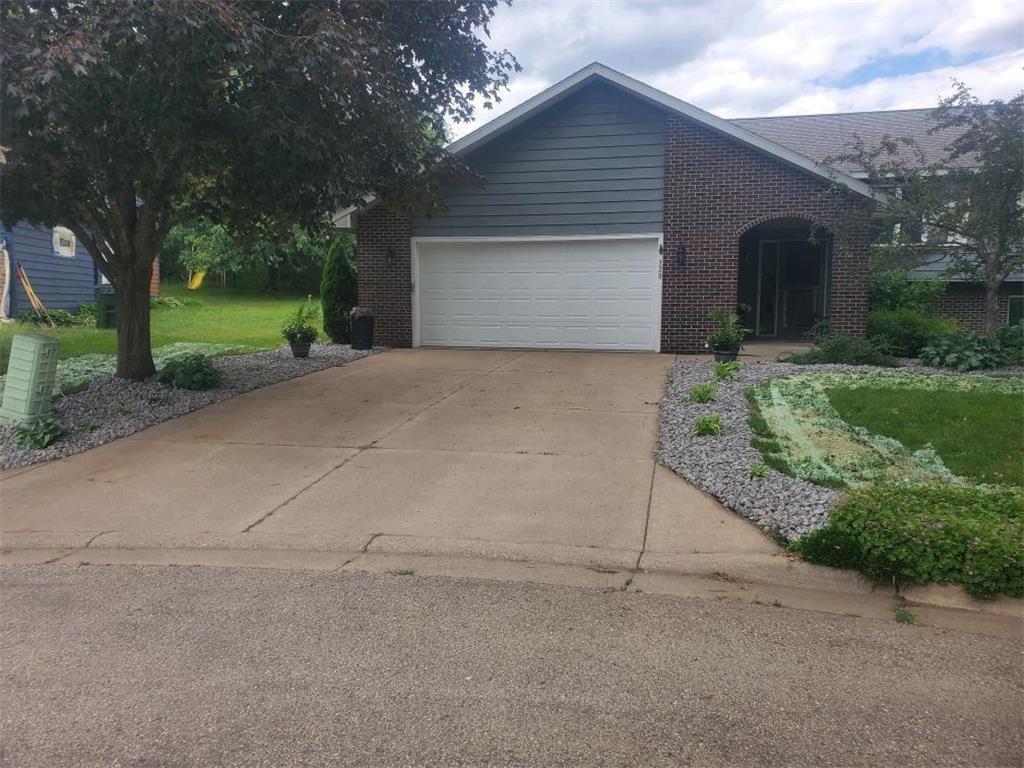 320 Knollwood Drive, Hudson, WI 54016 MLS 6224097 Edina Realty