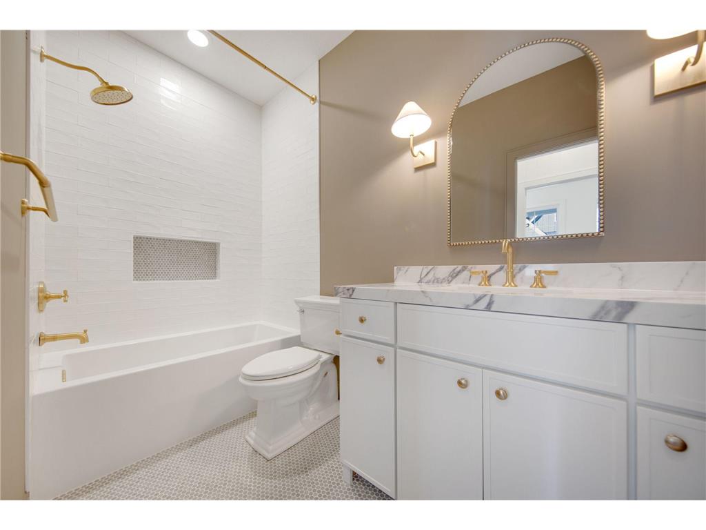 320 Laurel Curve Golden Valley MN 55426 7023920 image18