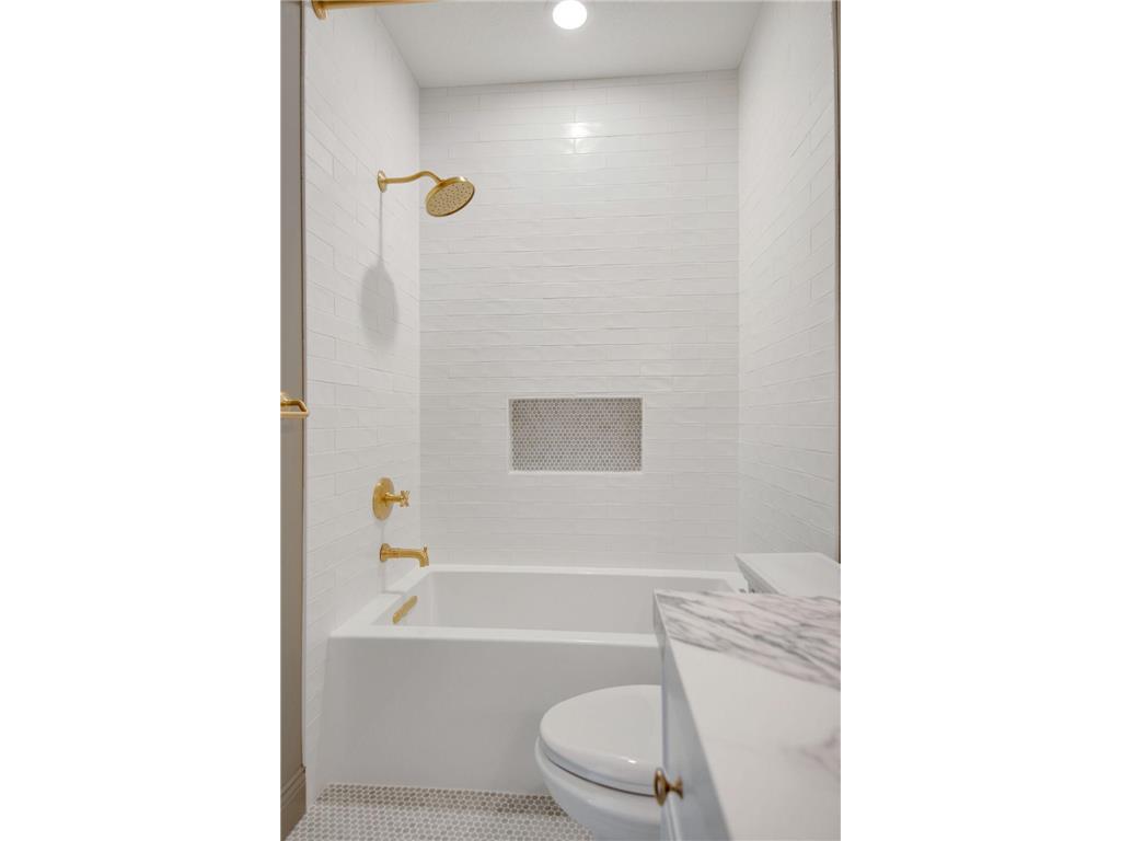 320 Laurel Curve Golden Valley MN 55426 7023920 image19