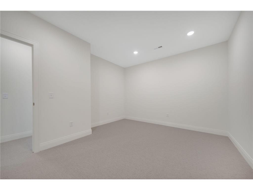 320 Laurel Curve Golden Valley MN 55426 7023920 image31