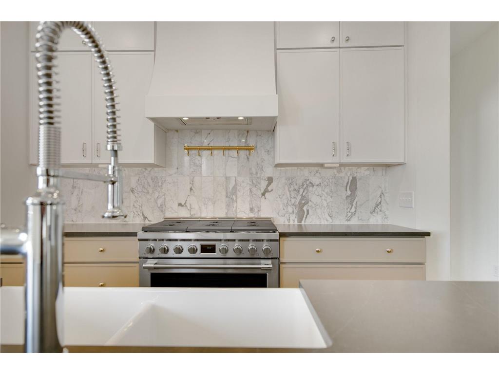 320 Laurel Curve Golden Valley MN 55426 7023920 image8