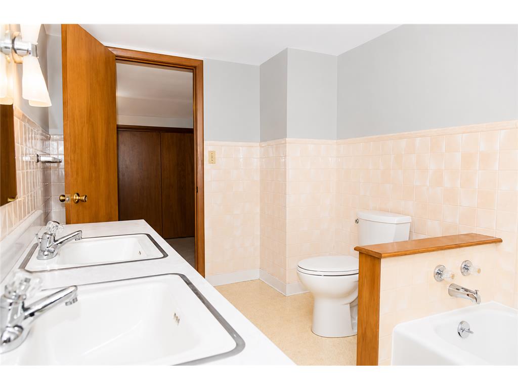 320 Michigan Avenue W Gilbert MN 55741 7075000 image19