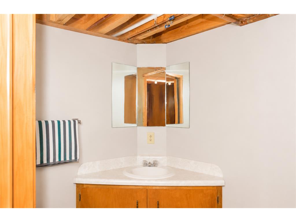 320 Michigan Avenue W Gilbert MN 55741 7075000 image23
