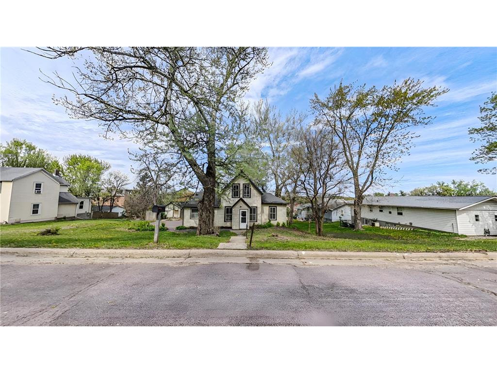320 N 3rd Street Le Sueur MN 56058 7100085 image1