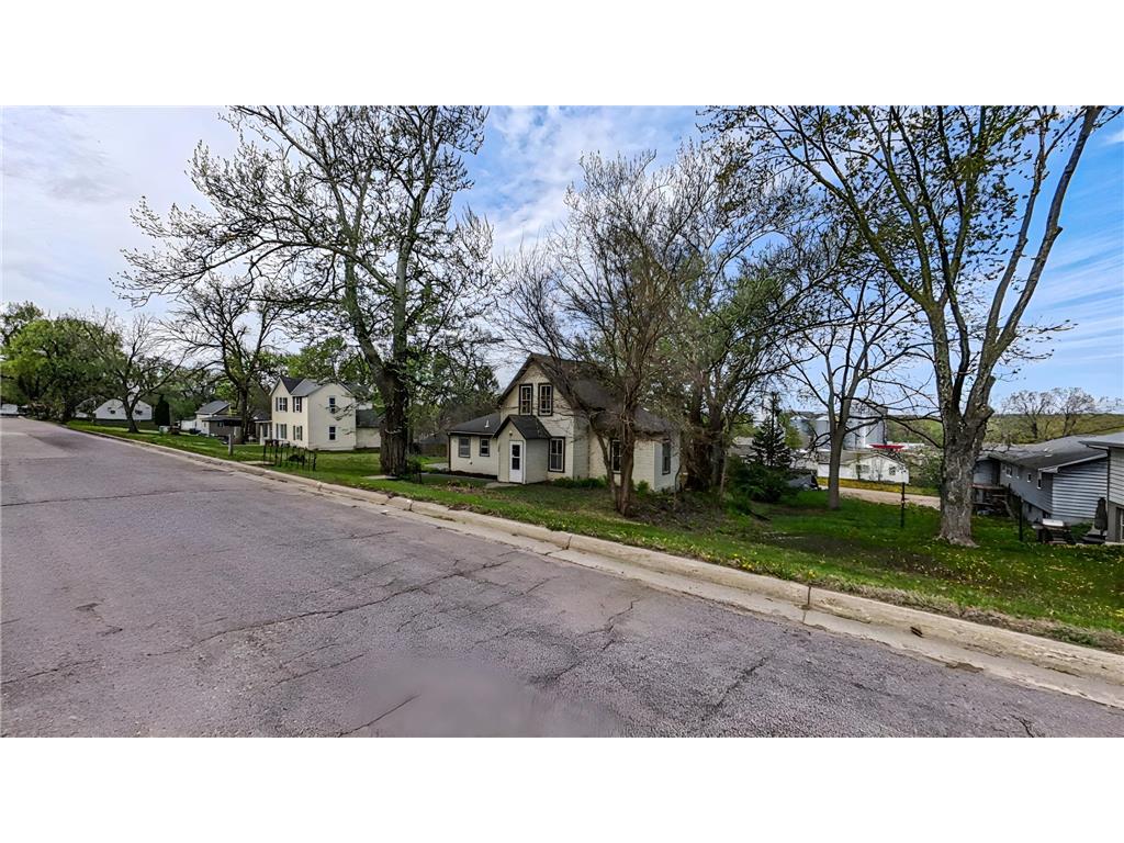 320 N 3rd Street Le Sueur MN 56058 7100085 image21