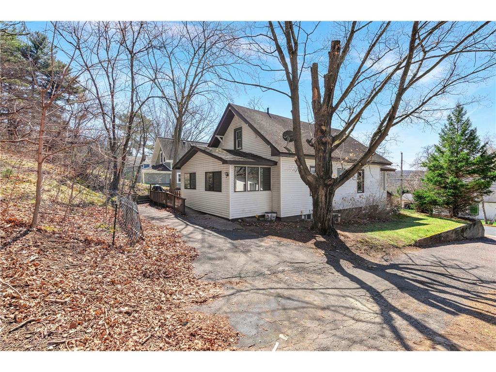 320 S Adams Street Saint Croix Falls WI 54024 7059101 image36