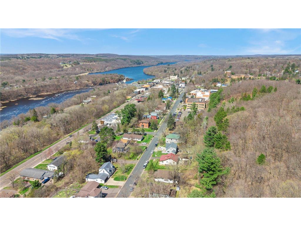 320 S Adams Street Saint Croix Falls WI 54024 7059101 image38