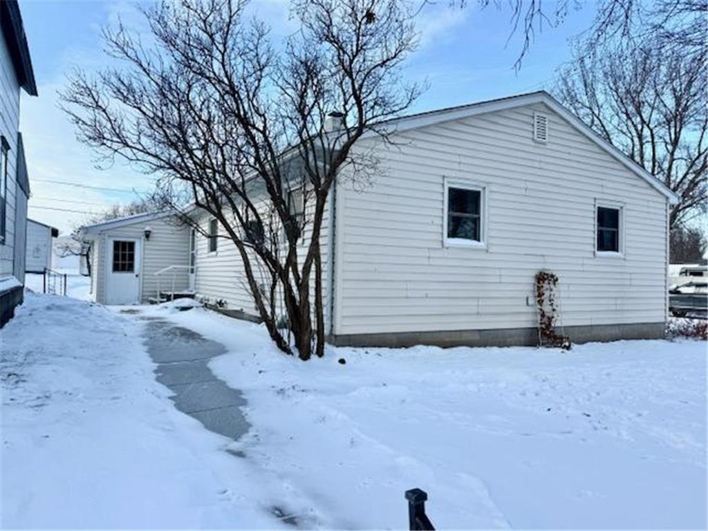 320 W 3rd Street Morton MN 56270 6822881 image5