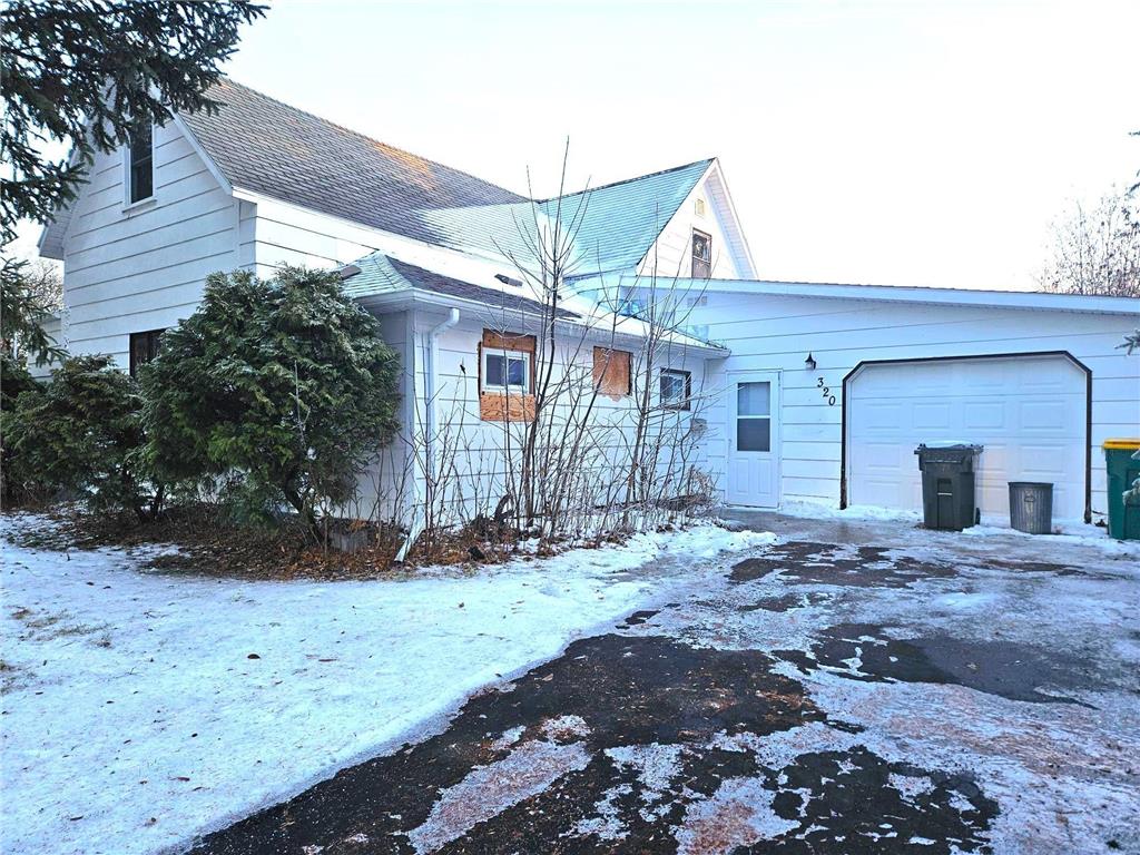 320 W Cross Avenue Warren MN 56762 6471720 image1