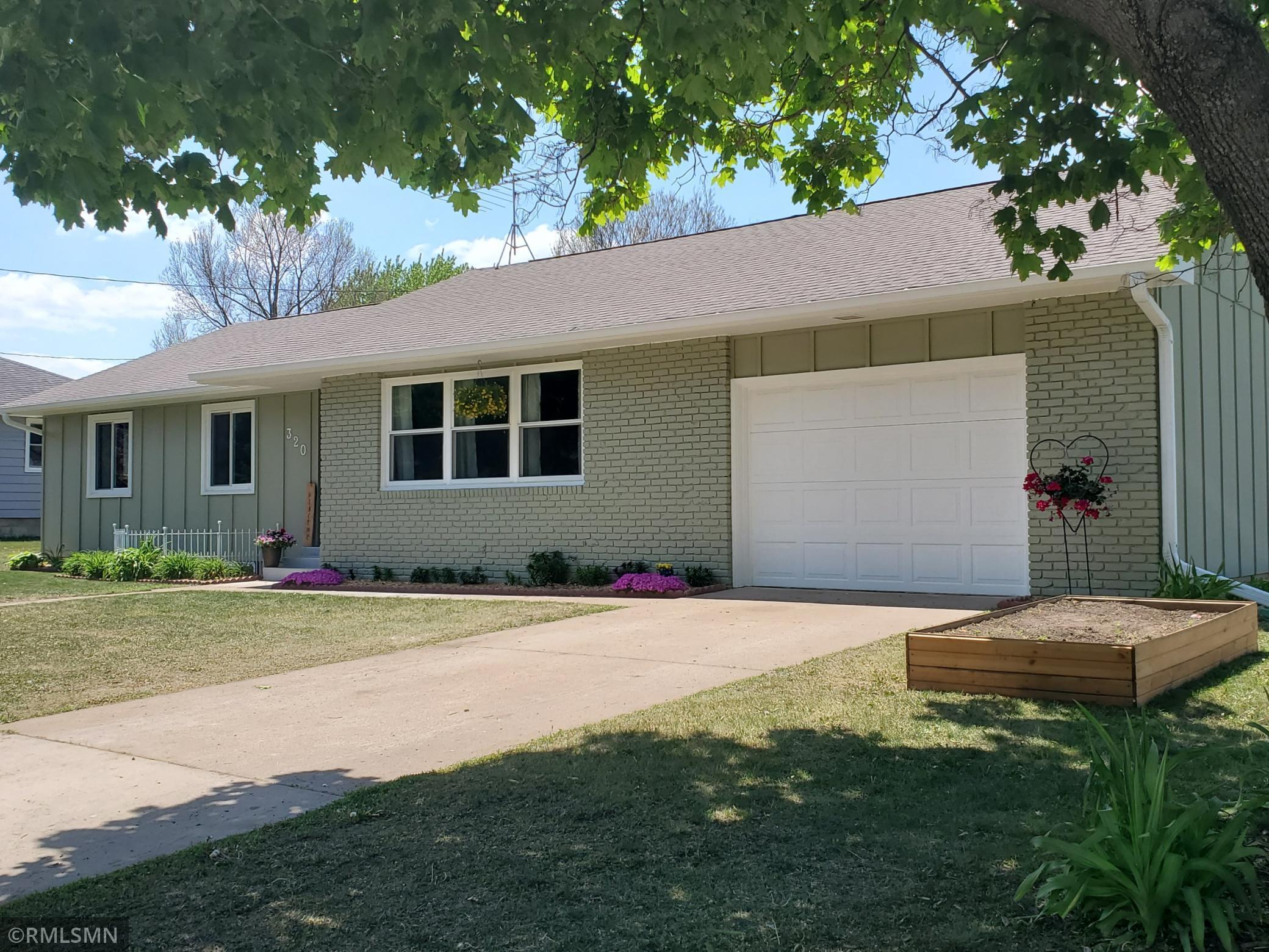 320 York Street N, Cannon Falls, MN 55009 MLS 5759072 Edina Realty