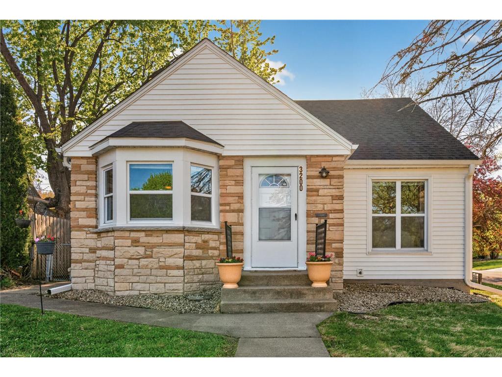 3200 Ewing Avenue N Robbinsdale MN 55422 7068832 image1