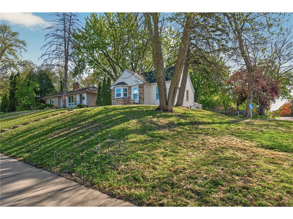 3200 Ewing Avenue N Robbinsdale MN 55422 7068832 image4