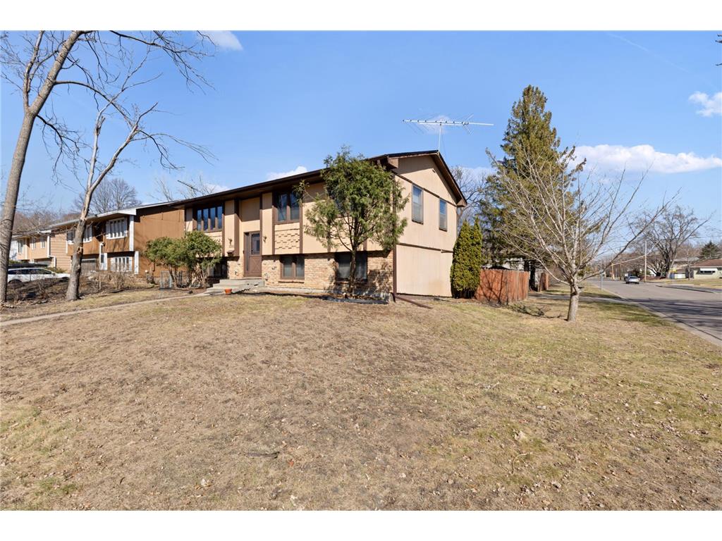 3200 Florida Avenue N Crystal MN 55427 6702067 image1