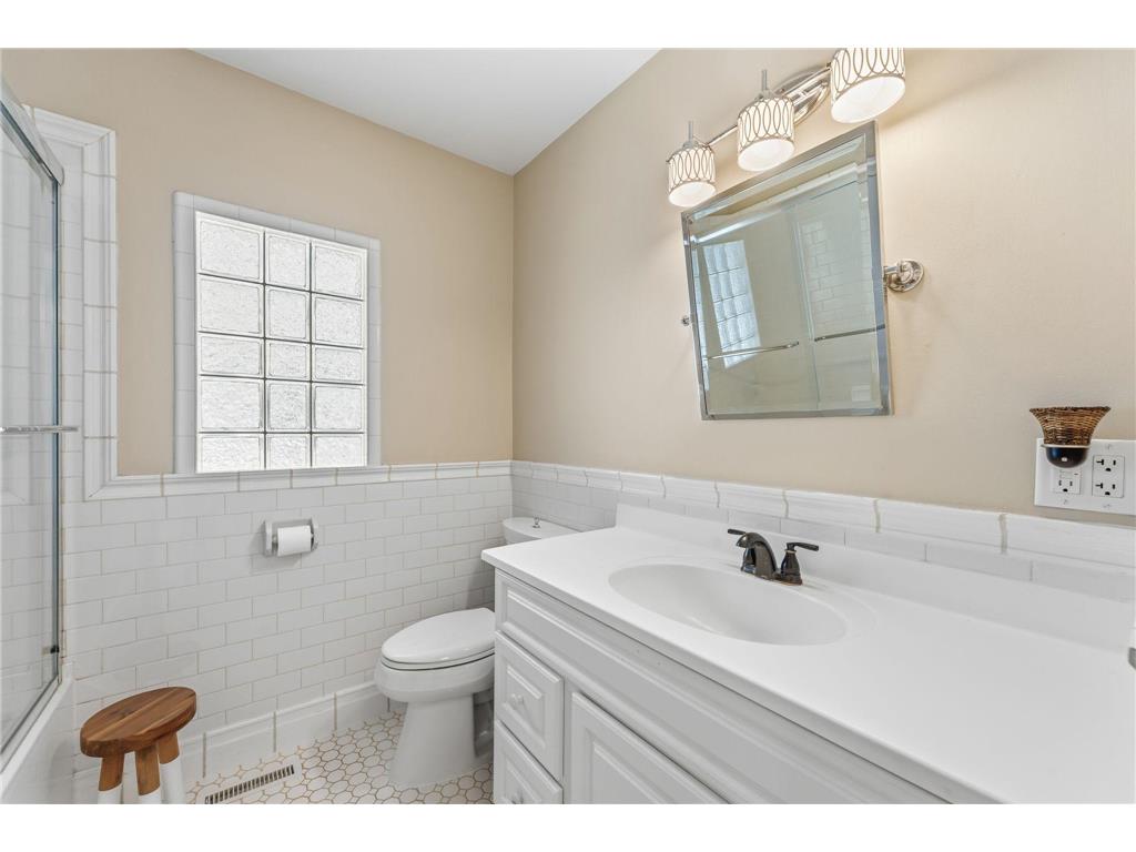 3200 Highland Avenue Minnetonka MN 55391 7067110 image20