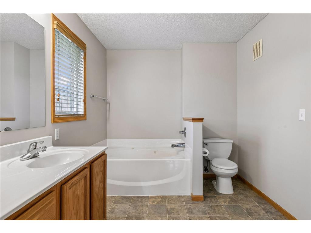 3200 Juniper Circle #D Woodbury MN 55125 7056287 image10