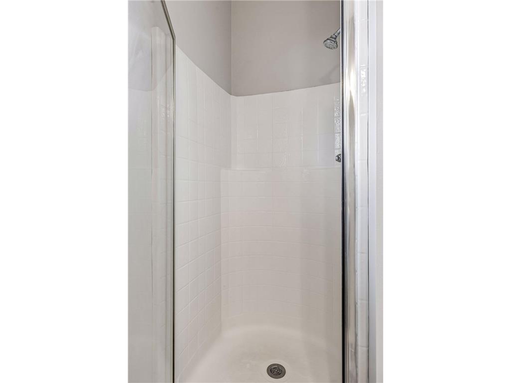 3200 Juniper Circle #D Woodbury MN 55125 7056287 image16