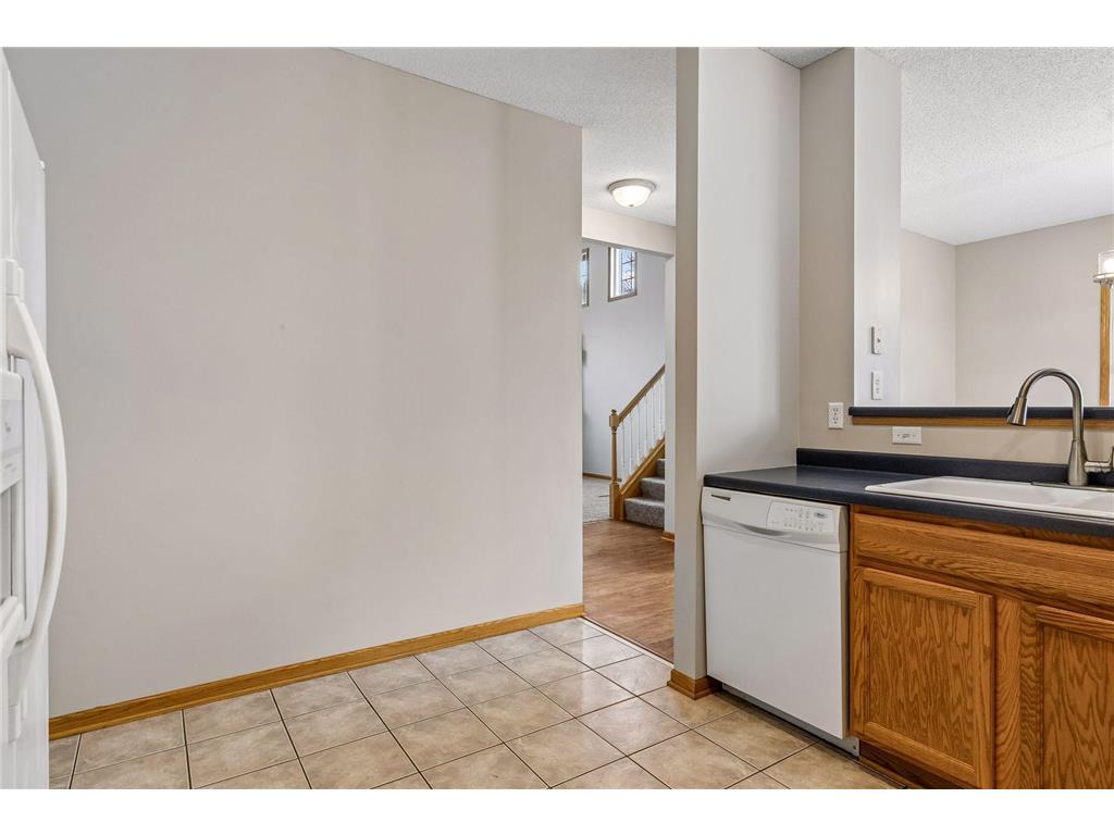 3200 Juniper Circle #D Woodbury MN 55125 7056287 image24