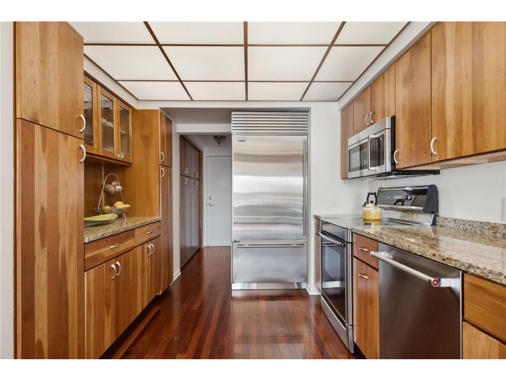 3200 W Bde Maka Ska Parkway 202, Minneapolis, MN, 55416 MLS 6509365