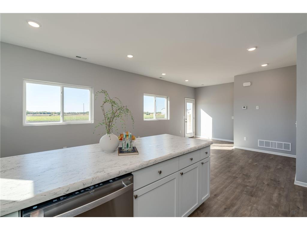 3201 & 3203 Noble Drive Mankato MN 56001 7015986 image9