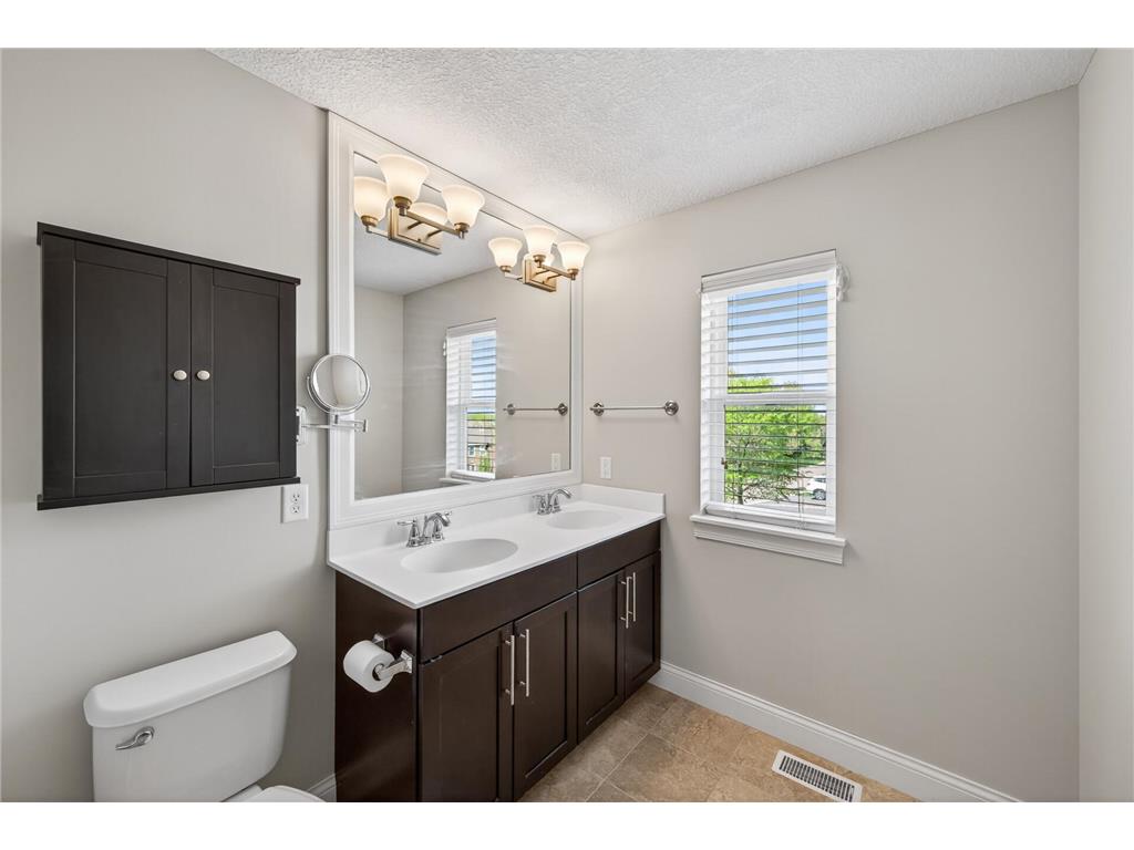 3201 Countryside Court #B Woodbury MN 55129 7070760 image15