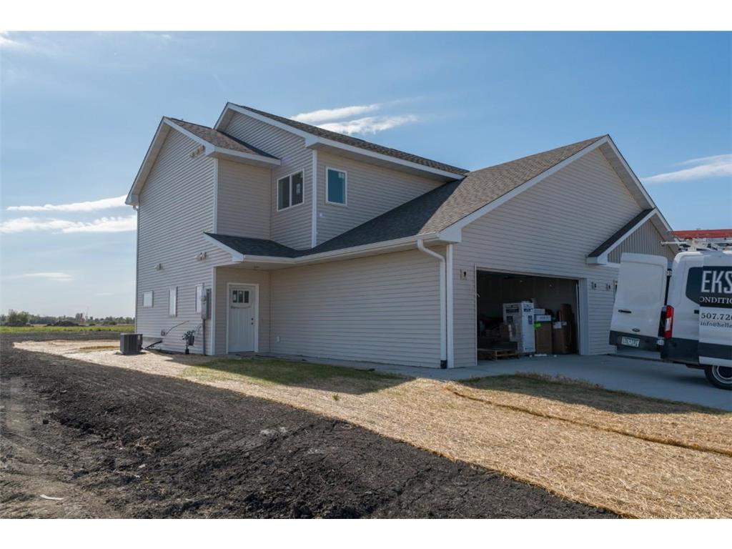 3203 Noble Drive Mankato MN 56001 6803221 image1