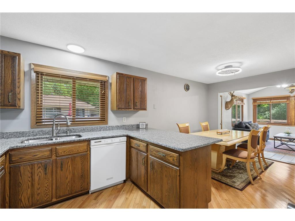 3203 Red Oak Circle S Burnsville MN 55337 7082959 image8