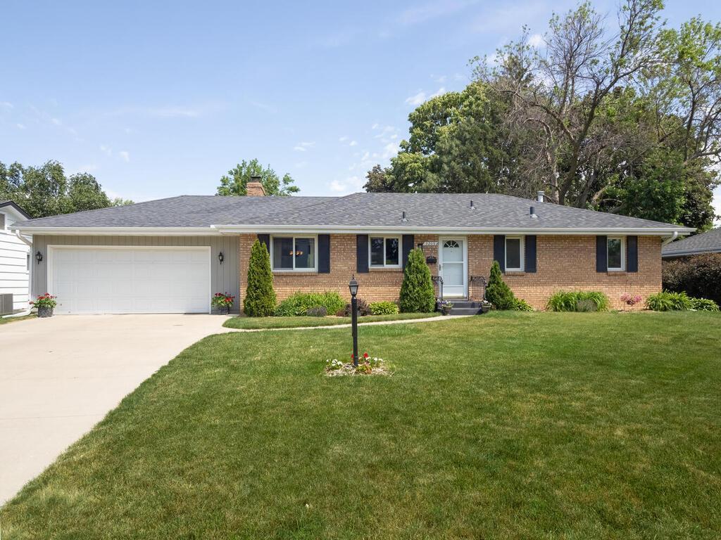 3205 36th Avenue NE, Saint Anthony, MN 55418 MLS 6225579 Edina Realty