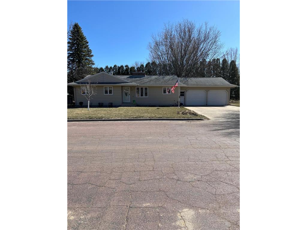 3207 Redwood Avenue, Slayton, MN, 56172 MLS 9122530 Edina Realty