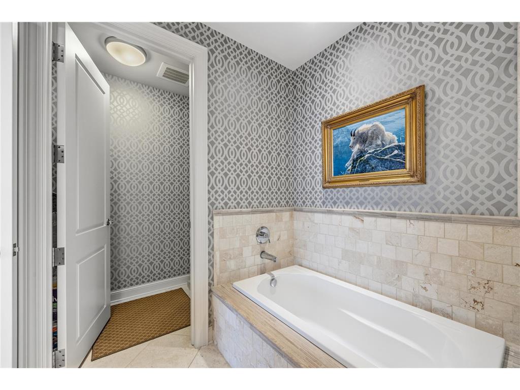 3209 Galleria #1302 Edina MN 55435 7032186 image22