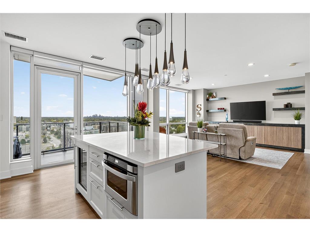 3209 Galleria #1406 Edina MN 55435 6781922 image1