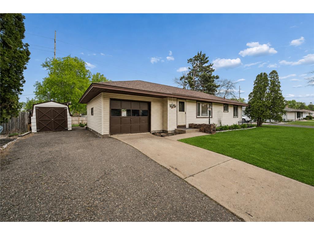 321 109th Avenue NW Coon Rapids MN 55448 7074572 image1