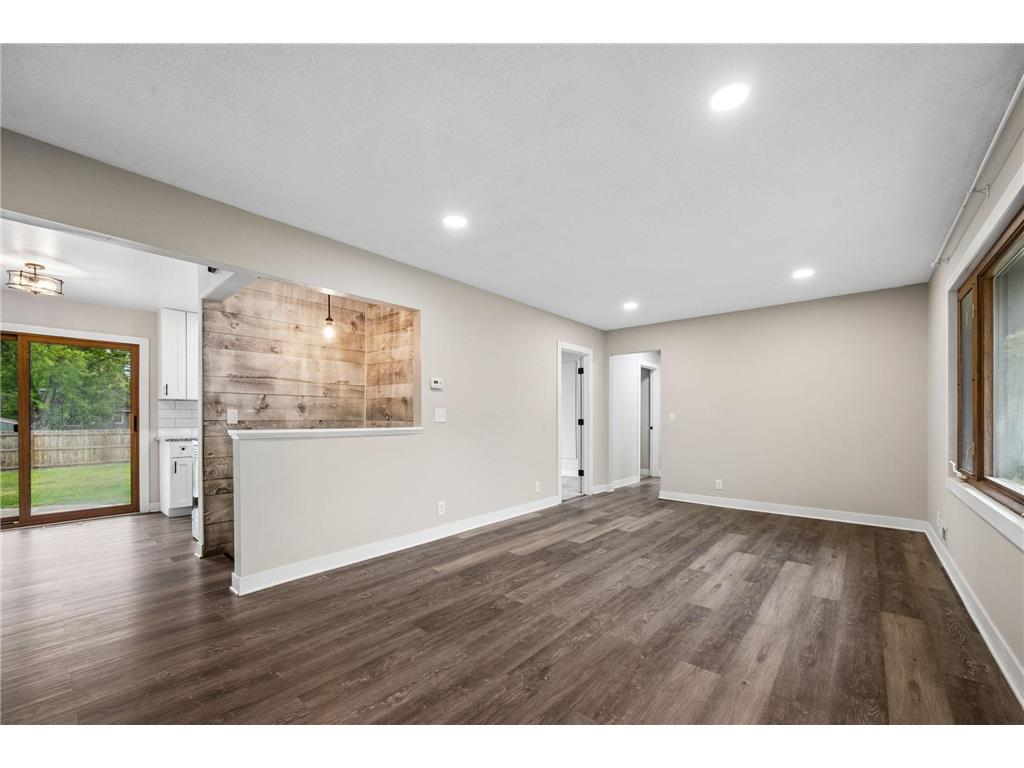 321 109th Avenue NW Coon Rapids MN 55448 7074572 image12