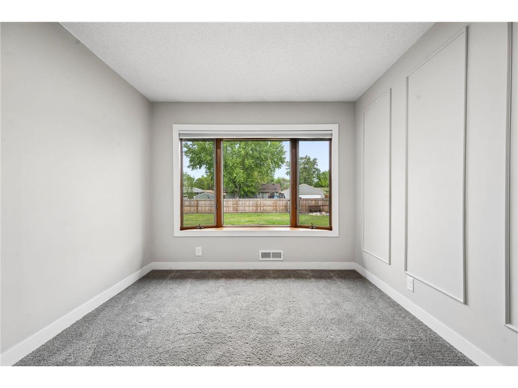 321 109th Avenue NW Coon Rapids MN 55448 7074572 image14