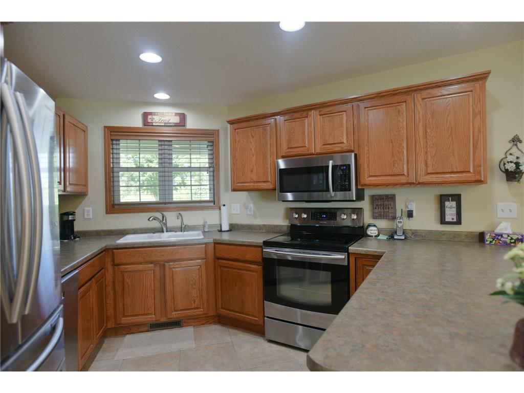 321 15th Avenue NW Willmar MN 56201 - Foot 6790467 image16