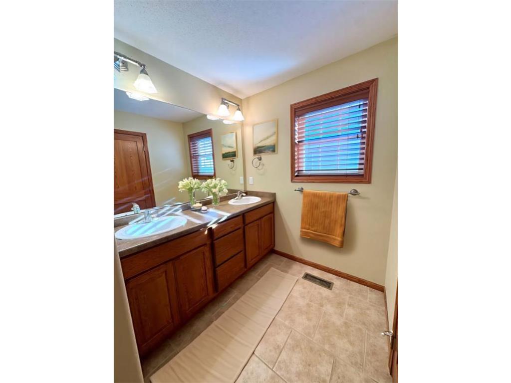 321 15th Avenue NW Willmar MN 56201 - Foot 6790467 image26