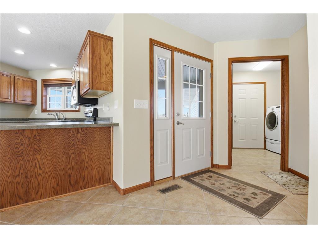 321 15th Avenue NW Willmar MN 56201 - Foot 7034523 image17