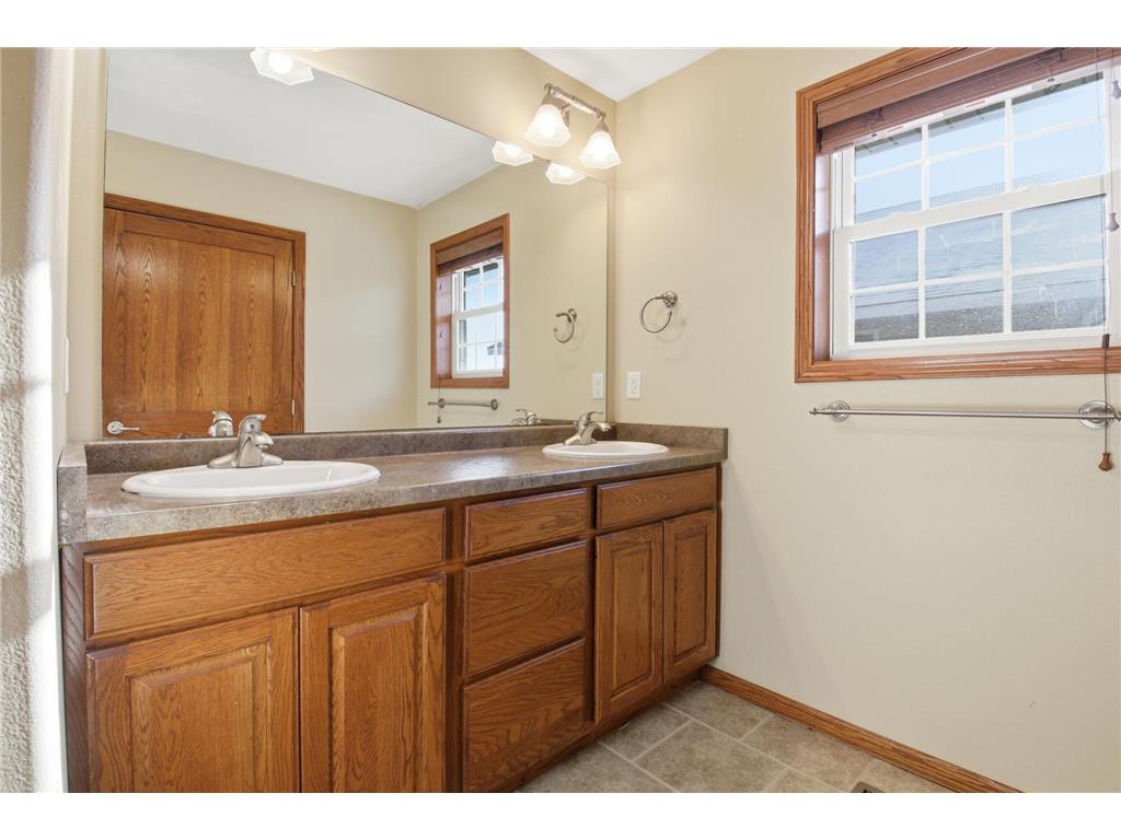 321 15th Avenue NW Willmar MN 56201 - Foot 7034523 image37