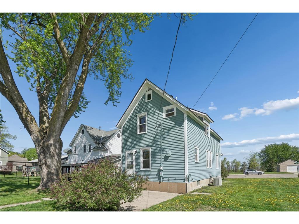321 1st Street NE Plato MN 55370 7087598 image39