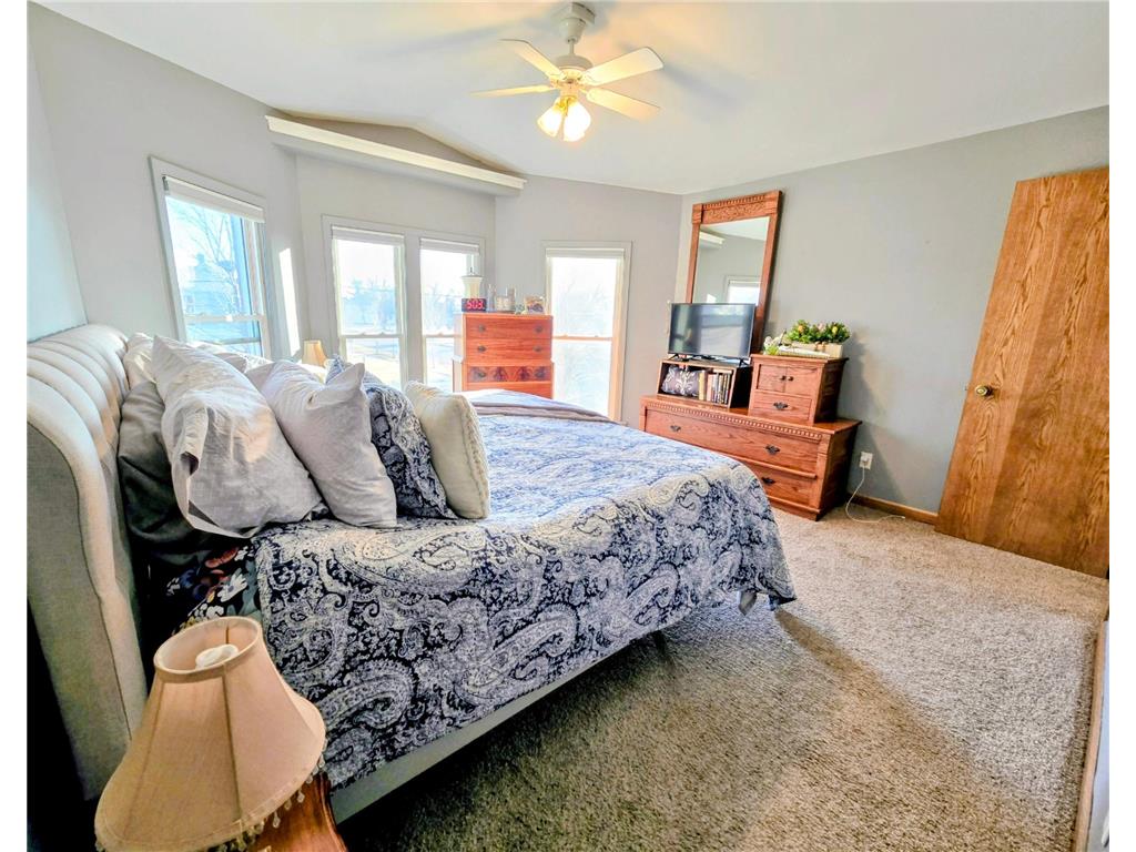 321 5th Avenue SE Pipestone MN 56164 7031002 image33