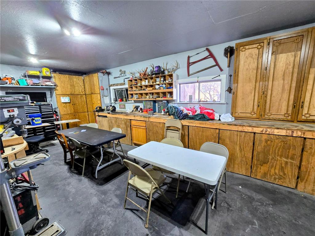 321 5th Avenue SE Pipestone MN 56164 7031002 image46
