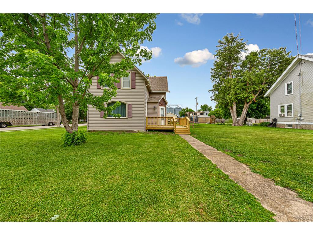 321 Ash Avenue N New Richland MN 56072 7084147 image23