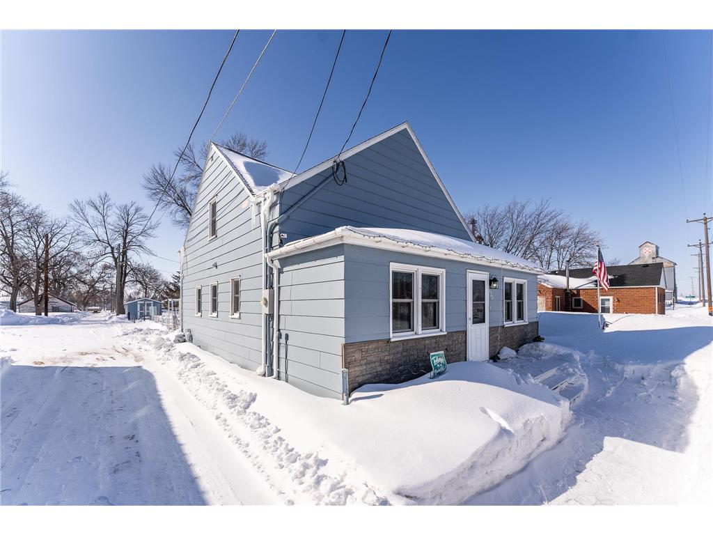 321 Center Street Trosky MN 56144 6341890 image1