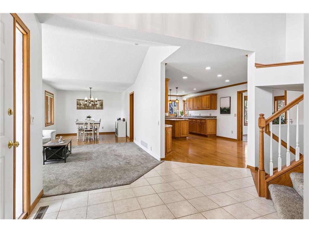 321 Dunbar Way Mahtomedi MN 55115 7065101 image10