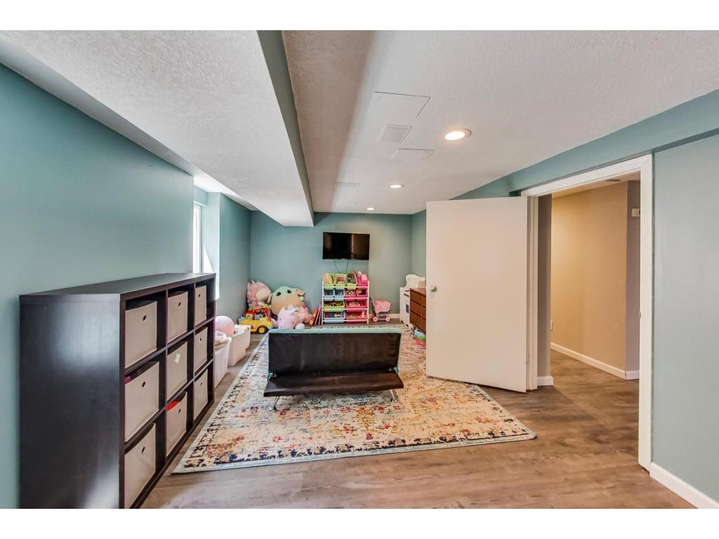 321 E Diamond Lake Road Minneapolis MN 55419 7058271 image32